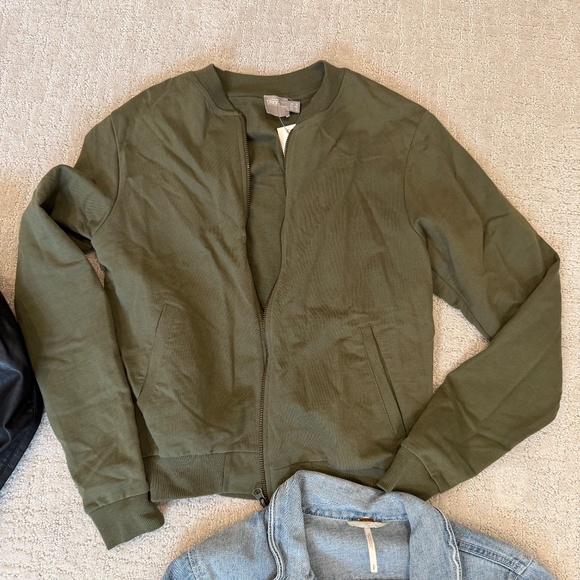 4 Jackets, Long Sleeve Crop Hoodie, Free People, Superdown, Asos, Blank NYC - Picture 4 of 5